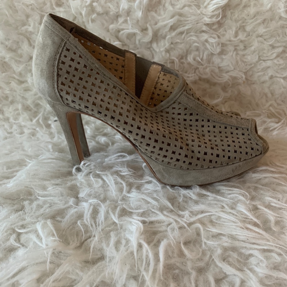 Paul Green peep toe pump